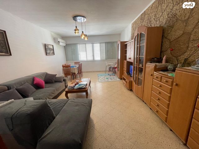 דירה, אבן גבירול 34, העיר התחתית, ואדי סאליב, חיפה