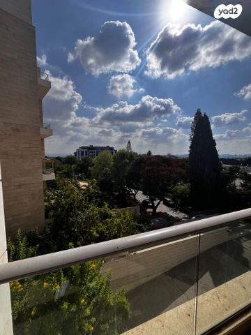 דירה, הדר, רמת השרון