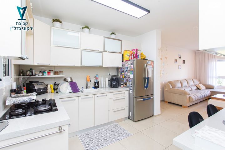 דירת גן, רמות יצחק, נשר