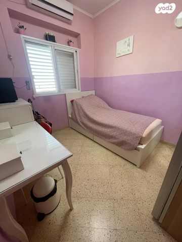 דירה, אבן גבירול 34, העיר התחתית, ואדי סאליב, חיפה