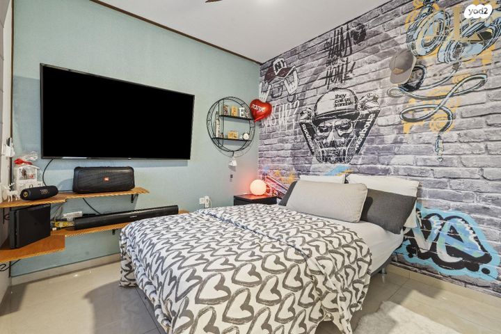 דופלקס, קלמן ביאלר, רחובות החדשה, רחובות