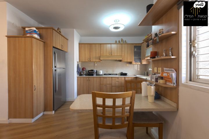 דירה, האחים אוסטשינסקי, ראשונים, ראשון לציון