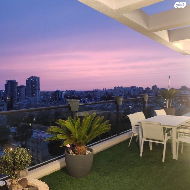 דופלקס, קלמן ביאלר, רחובות החדשה, רחובות