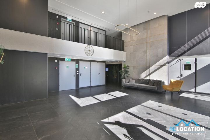 דירה, נעמי שמר, גלי ים, קרית ים