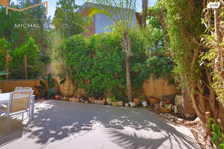 דו משפחתי, קרית אונו