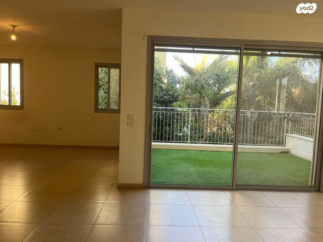 דופלקס, אבן יהודה