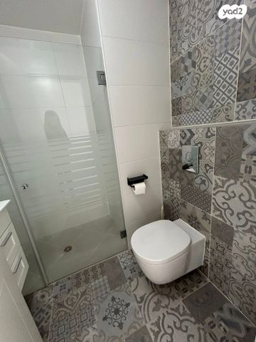 דירה, דווייט דייוויד איזנהאואר, אגמים, נתניה