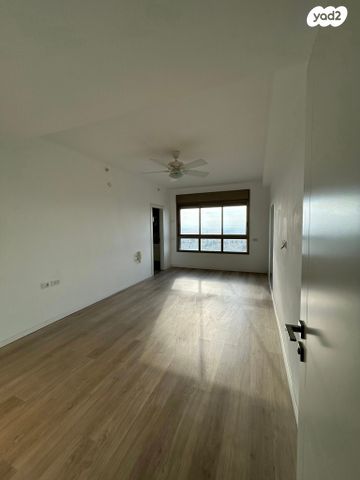 דירה, דווייט דייוויד איזנהאואר, אגמים, נתניה