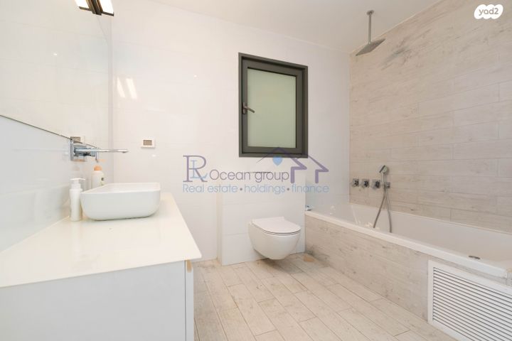 גג/ פנטהאוז, דווייט דייוויד איזנהאואר 5, אגמים, נתניה