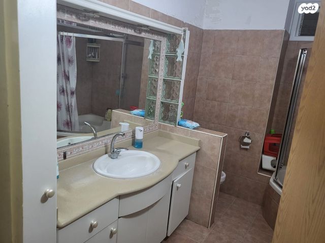 דירה, כובשי החרמון, בת ים