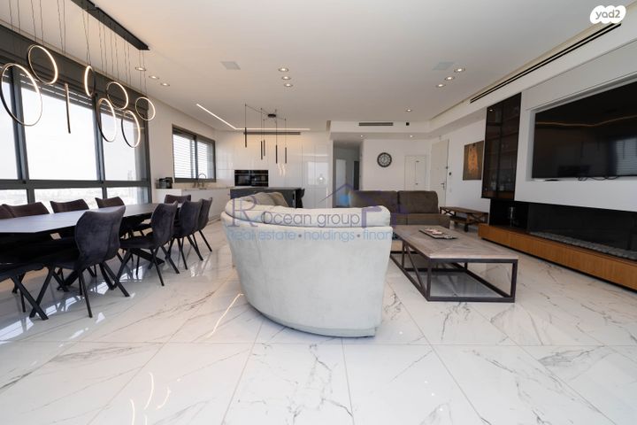 גג/ פנטהאוז, דווייט דייוויד איזנהאואר 5, אגמים, נתניה