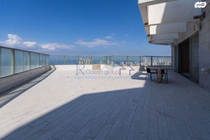 גג/ פנטהאוז, דווייט דייוויד איזנהאואר 5, אגמים, נתניה