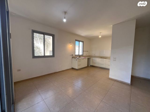 דופלקס, אבן יהודה