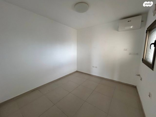 דירה, דווייט דייוויד איזנהאואר, אגמים, נתניה