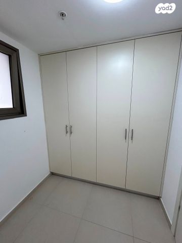 דירה, דווייט דייוויד איזנהאואר, אגמים, נתניה