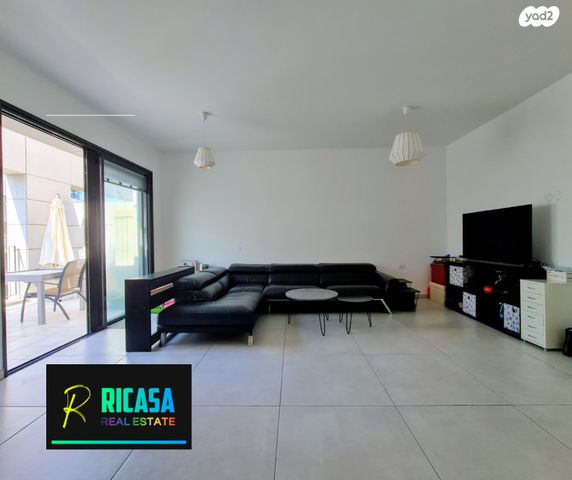 דירה, דליה רביקוביץ, נווה זמר, רעננה