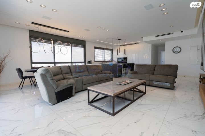 גג/ פנטהאוז, דווייט דייוויד איזנהאואר 5, אגמים, נתניה