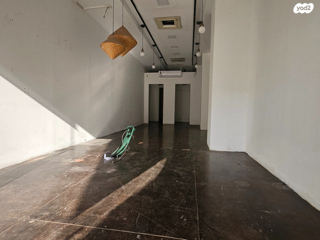 חנויות/ שטח מסחרי, הרצל 202, א' / צפון מזרח העיר, רחובות