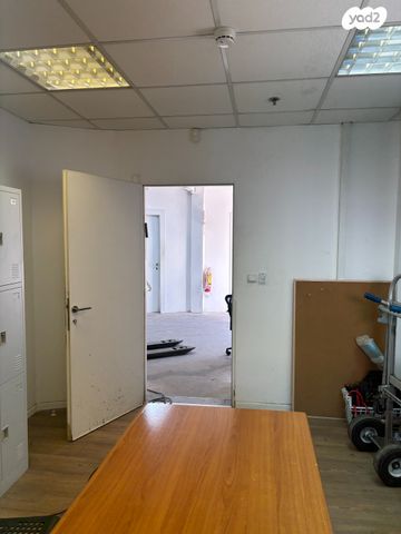 מחסנים, פארק עסקים ירקון / אזור תעשיה סגולה, פתח תקווה