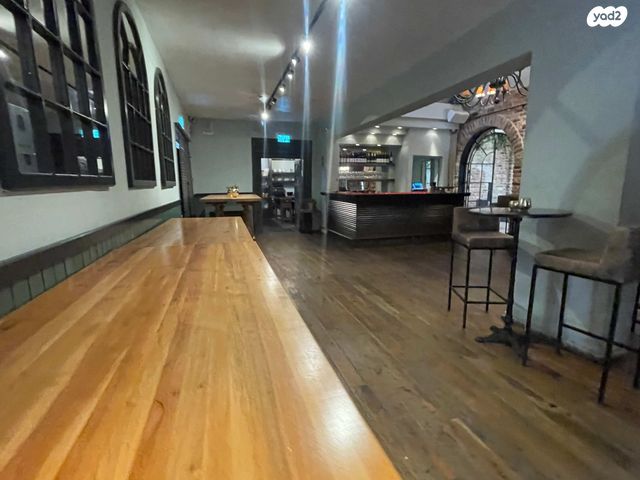 אולמות, אוריאל אקוסטה, פלורנטין, תל אביב יפו