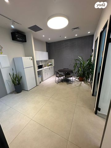 משרדים, מוטי קינד, פארק הורוביץ, רחובות