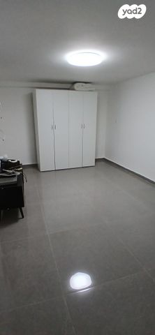 משרדים, מגדל העמק