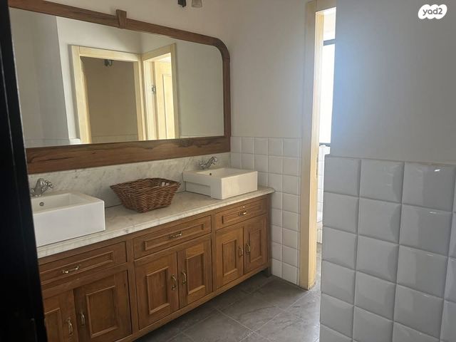 אולמות, מונטיפיורי, הרכבת, תל אביב יפו