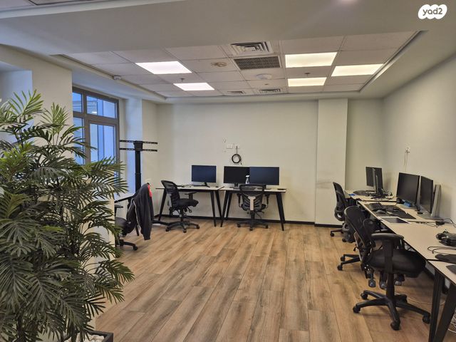 משרדים, הנגר, אזור תעשיה נווה נאמן, הוד השרון