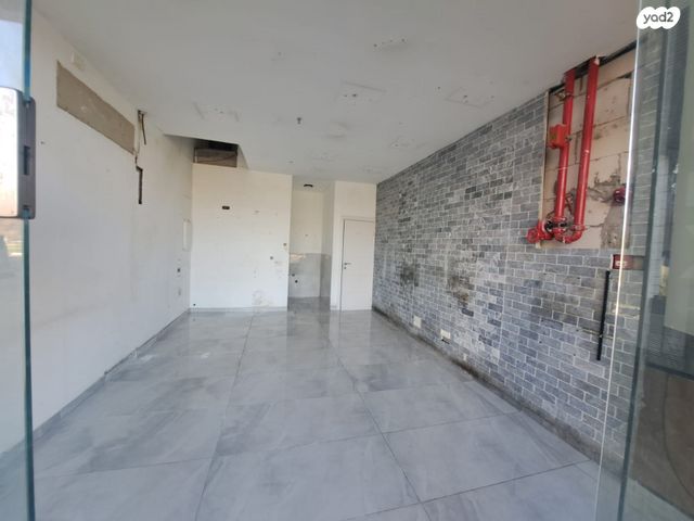 חנויות/ שטח מסחרי, דרך ארץ 70, הפרחים, חריש