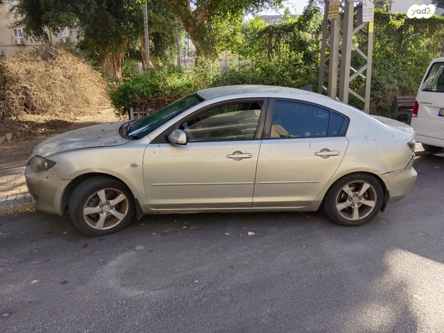 מודעת רכב מאזדה 3