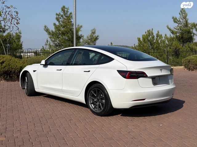 מודעת רכב טסלה מודל 3