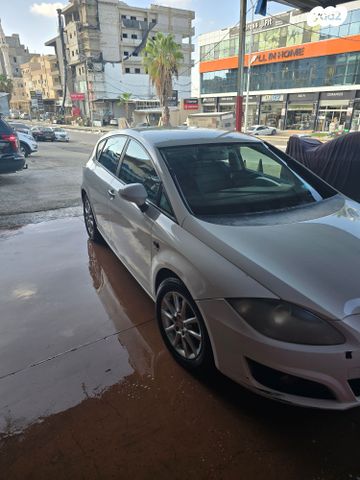 מודעת רכב סיאט לאון