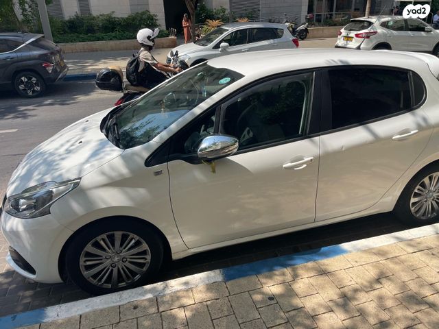 מודעת רכב פיג'ו 208