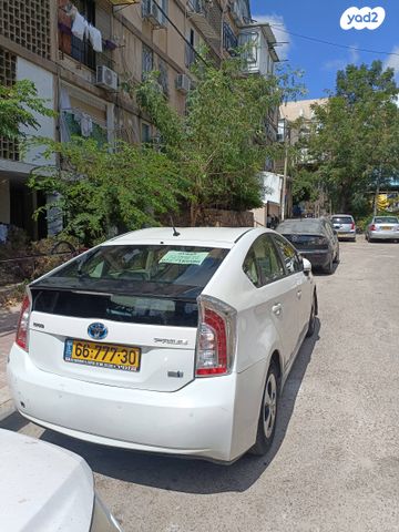 טויוטה פריוס