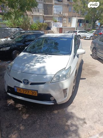 טויוטה פריוס