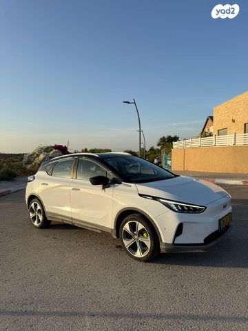 מודעת רכב ג׳ילי Geometry C