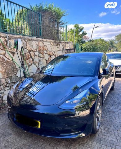 מודעת רכב טסלה מודל 3