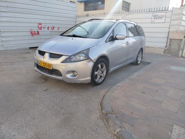 מיצובישי גרנדיס