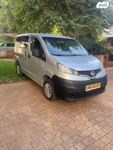 ניסאן NV200