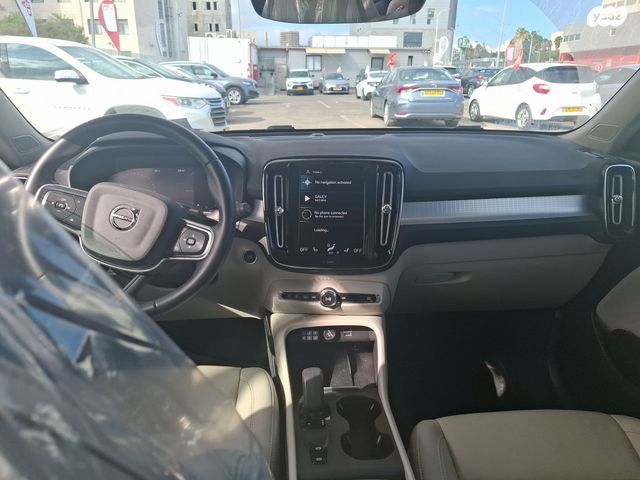 וולוו XC40