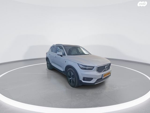 וולוו XC40