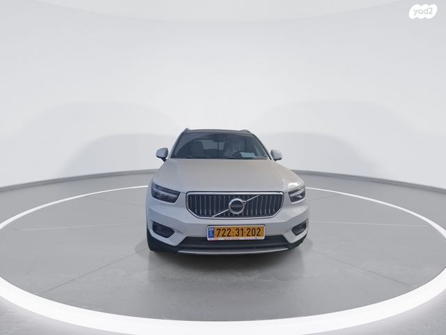 וולוו XC40