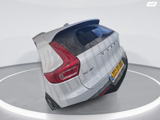 וולוו XC40