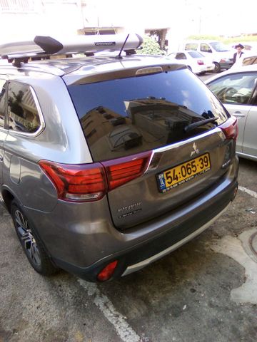 מיצובישי אאוטלנדר