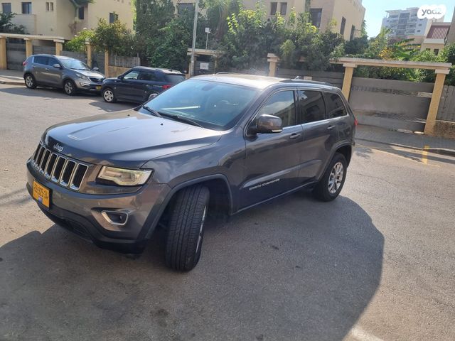 מודעת רכב ג'יפ גרנד צ'ירוקי
