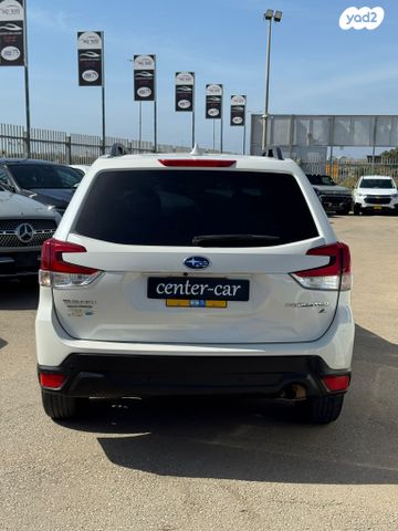 סובארו פורסטר