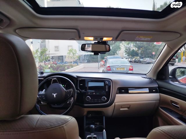 מיצובישי אאוטלנדר