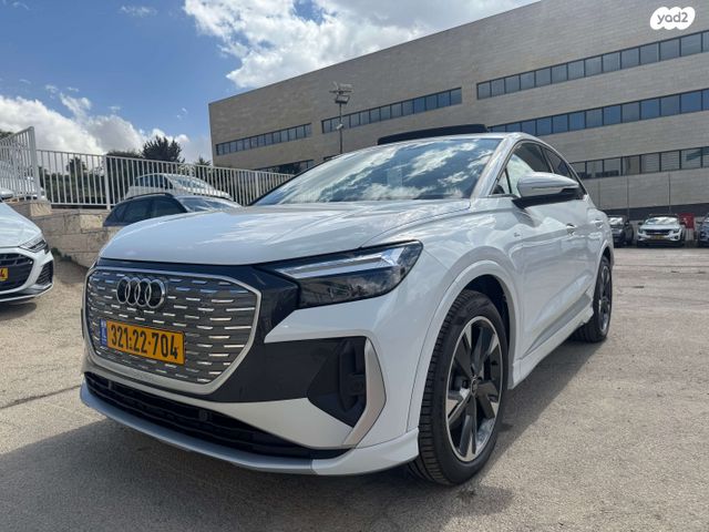 מודעת רכב אאודי Q4 e-tron