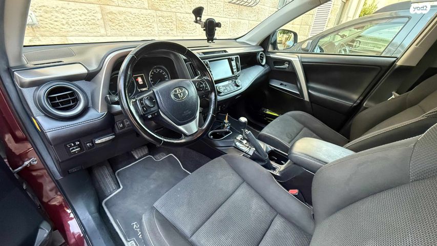 טויוטה RAV4