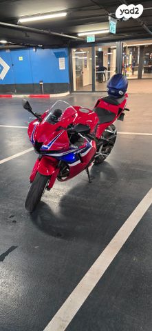 מודעת רכב הונדה CBR600RR